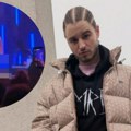 Pevač se na nastupu skinuo do gole kože, kao od majke rođen publiku gađao parama! (video)