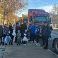 Kamiondžije “Dukata” i ove godine dele paketiće tokom defilea Leskovcem