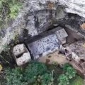 Živi sam u pećini već 50 godina, ima vodu i struju i ne želi da ode: "Lokacija je savršena"
