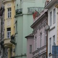 "Živela bih sama, ali u Beogradu nemaš uslova za to": Koliki deo plate ode na stan i komunalije?