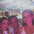 Bivši dečko Jovane Jeremić sa verenicom na vašaru ispod šatora Aleksandra bez brusa u beloj bluzi, a on sa kajlom oko vrata…