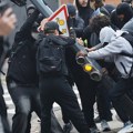 Francuski srednjoškolci blokirali stotine škola, sukobi sa policijom