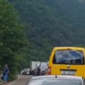 Saobraćajna nesreća na Ibarskoj magistrali Četvoro povređenih u sudaru kod Magliča (video)