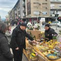 Veselo u Nišu za Dan žena. Trubači i humanitarni bazar kod TC “Kalča” (VIDEO)