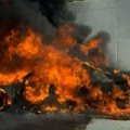 Zapalio se automobil na putu (video)