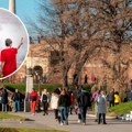 Mali maturanti izazvali požar na Kalemegdanu: Palili baklje, slavili kraj godine, pa napravili haos (Video)