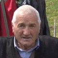 Dok drugi jure bogatstvo, on ga već ima: 82-godišnji deda iz sela Braćak ima 11 dece, 45 unučadi, 45 praunučadi i svako…