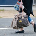 Luj Viton torba od 3.000 dolara izazvala buru u Africi, a bake sa srpskih pijaca će joj se slatko nasmejati