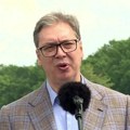 „Pozivam sve na mir!” Vučić: Oko 9 miliona evra za lokalne puteve u Šidu, već za koji dan doći će mašine