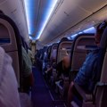 Jedan detalj koji putnici često ignorišu: Zašto se svetla u avionu prigušuju u ključnim trenucima leta