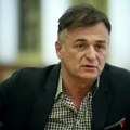 Bazen, kamin, kožna garnitura: Zavirite na luksuzno imanje Branislava Lečića na periferiji Beograda – evo koliko naplaćuje dan…