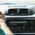 Američki Kongres želi da sačuva AM radio u novim automobilima