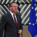 "Nosi poruku Berlina o dva goruća problema": Nemački ministar odbrane i najomiljeniji političar stiže u Srbiju i region