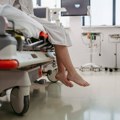 Doktori zanemeli: Penzioner (73) došao u bolnicu sa jakim bolovima u predelu "ponosa", kada su videli šta je stavio unutra…