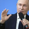 Putin: Moji potomci tečno govore mandarinski, ali važan je i engleski