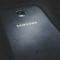 Samsung: Proizvodnja čipova usporila, operativna dobit oštro pala