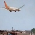 Snimljen trenutak pada aviona; Strašni prizori: Letelica u plamenu, potpuno smrskana FOTO/VIDEO