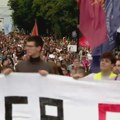 Zborovi Kragujevca organizovano dolaze na vidovdanski protest u Beograd