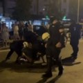 ВИДЕО: Жандармерија интервенисала испред просторија СНС на Булевару ослобођења, има приведених