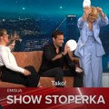 (Video) Grk poludeo u emisiji "Show Stoperka": Lomili se tanjiri, Goca Tržan ga učila da igra užičko kolo: Konstantinos pao na…