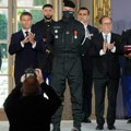 "Kralj pepela" se vraća u izbornu trku: Imao je 4 odsto podrške, ostao upamćen po "ljubavnom skuteru", ali možda je on levici…