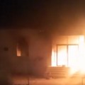 Gore džamije! Zapaljena dva islamska verska objekta, na njima išarani i grafiti! (foto/video)