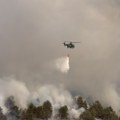 (Foto/video) Sve snage na Deliblatskoj peščari: Helikopteri gase požar, stiže i moćni „Kamov“