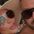 Maji tračice prekrile samo mali deo silikona, Asmin odmah skočio da je sakrije: Ona ga ljubi, a on...
