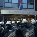 Kako je pre godinu dana prekinuta blokada Filozofskog fakulteta: Studenti izbačeni, policija ušla u zgradu, dekan krivi…