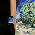 Stotine ljudi u Hongkongu čekale da vide Van Gogovu sliku prvi put posle 60 godina