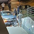Karambol na Vidikovcu: Izgubio kontrolu nad vozilom i uleteo u prolaz kod zgrade! (foto)