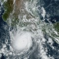 Potencijalno katastrofalan uragan dolazi na obalu Meksika: Stanovnici Akapulka pripremaju se za oluju, luka zatvorena