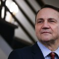 Sikorski: SAD imaju ogroman suficit u izvozu usluga u EU