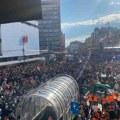 SNS pristalice gađale aktivistu grupe Dragana Milića, povređeno mu oko