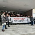 Ispitni rok stopiran – studenti niškog DIF-a blokirali ulaz, referendumom o daljim potezima