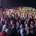 Nesvakidašnja situacija na koncertu Plavog orkestra: Nestala struja, a onda je krenulo pumpanje VIDEO