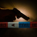 Бегунац држи пиштољ на слепоочници: Нови детаљи велике драме у НС, полиција га стигла, одбија да се преда