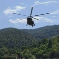 Ministarstvo odbrane: Helikopter Mi-17 Vojske Srbije angažovan na gašenju požara na planini Stolovi