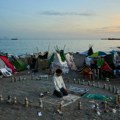 Kamp sa 3.000 migranata na udaru policije. Vlasti naredile iseljavanje uoči posete kralja Čarlsa i Kamile