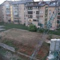Pao kran u Čačku: Incident se dogodio između stambenih zgrada: Pukom srećom izbegnuta tragedija (foto)