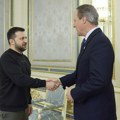 "Želeo sam da ovo bude moja prva poseta": Kameron obećao Zelenskom u Kijevu nastavak britanske vojne podrške Ukrajini
