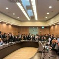 Članovi porodica zarobljenih Izraelaca upali u Parlament