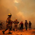 (FOTO) Šumski požari u Čileu, više od 60 mrtvih: Vatrogasci se bore sa vatrom