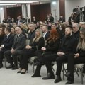 Porodica, prijatelji, saradnici, državni vrhovnici, ali ne i ona: Na komemoraciji Saši Popoviću falilo samo njeno lice