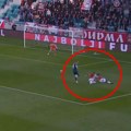 Dugo će se pričati kako je Bruno Duarte osramotio dva štopera Vojvodine kod gola Zvezde!