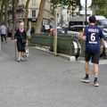FOTO Euforija drma Pariz pred finale Lige šampiona: Čak su i konobari u dresovima PSŽ