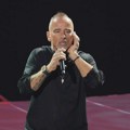 Eros Ramacoti održao spektakularan koncert u Beogradu, a jednim gestom posebno oduševio srpsku publiku: Evo šta je rekao u…