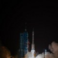 Kina poslala tri astronauta u svemir, jedan ostaje godinu dana u orbiti