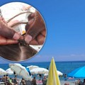 Srpkinji na Grčkoj plaži Afrikanka pravi kikice, njenog muža masira korejac: Evo i koliko to košta, ovo je cena masaže a ovo…