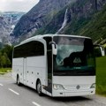 Teška saobraćajna nesreća u Norveškoj, prevrnuo se autobus put turista